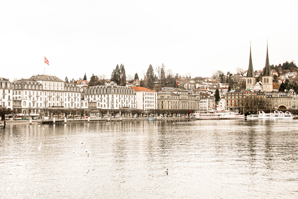 Lucerna Suica amamosviajar 50