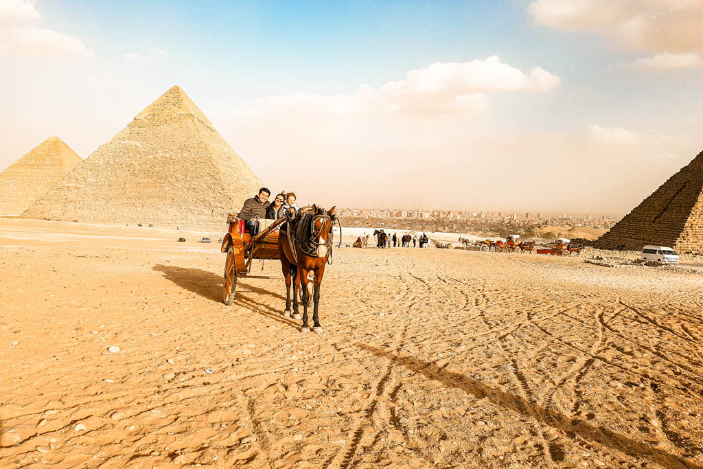 A Esfinge e as Pirâmides do Egito, Pirâmides de Gizé, Cairo