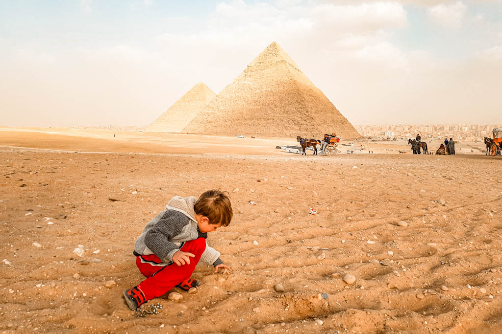 A surreal Pirâmide de Quéfren, A Esfinge e as Pirâmides do Egito, Pirâmides de Gizé, Cairo