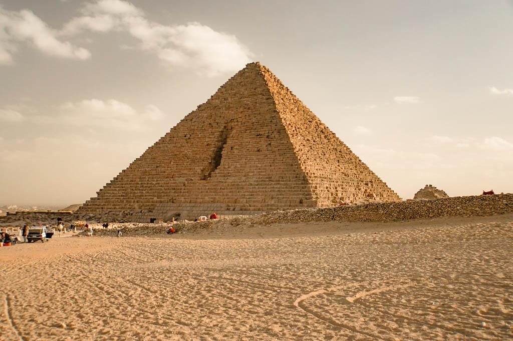 A Esfinge e as Pirâmides do Egito, Pirâmides de Gizé, Cairo