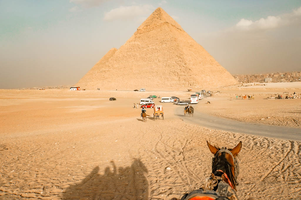 A Esfinge e as Pirâmides do Egito, Pirâmides de Gizé, Cairo