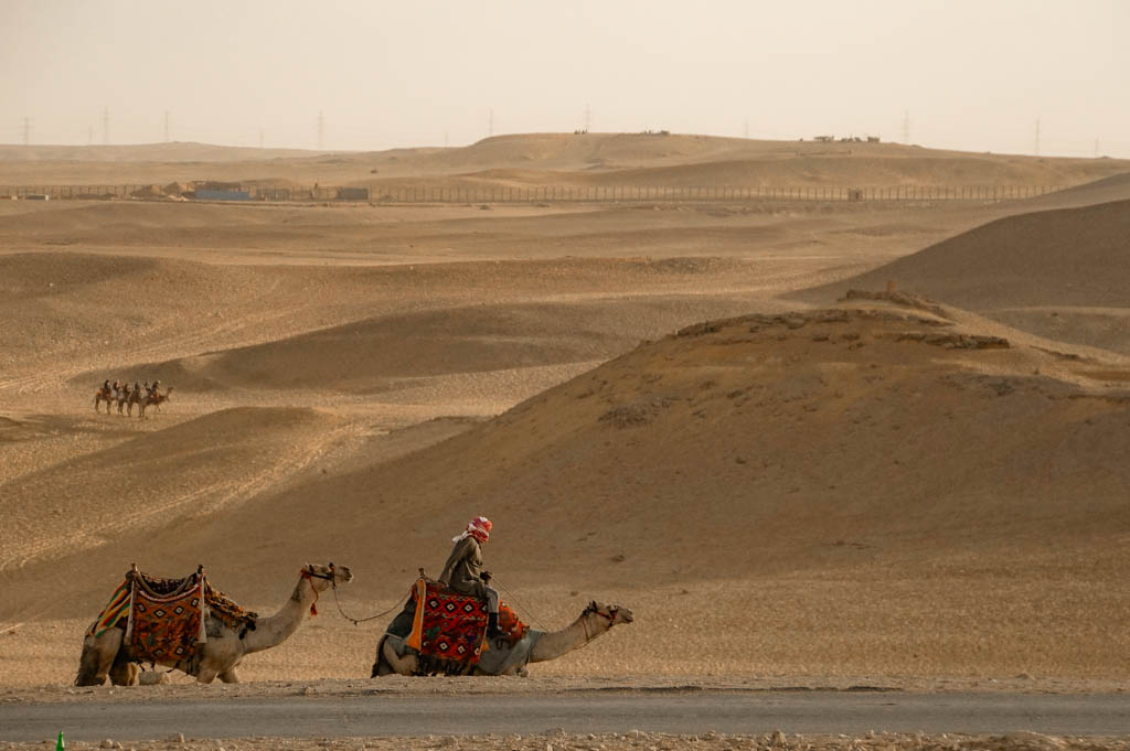 A surreal Pirâmide de Quéfren, A Esfinge e as Pirâmides do Egito, Pirâmides de Gizé, Cairo