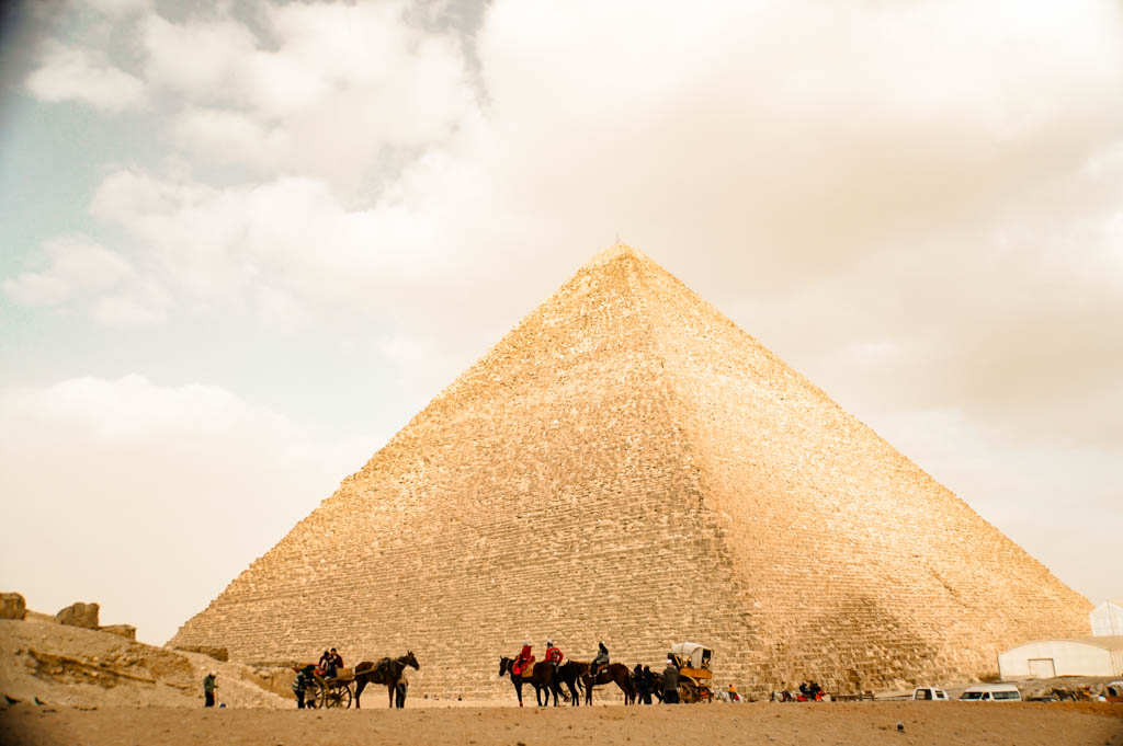 A Esfinge e as Pirâmides do Egito, Pirâmides de Gizé, Cairo