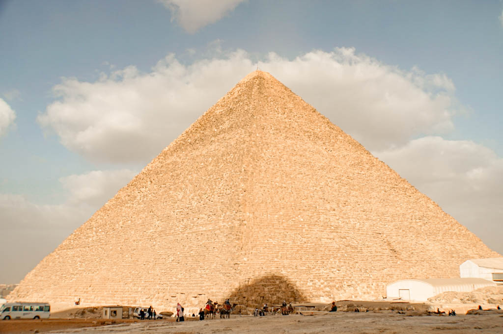 A Esfinge e as Pirâmides do Egito, Pirâmides de Gizé, Cairo
